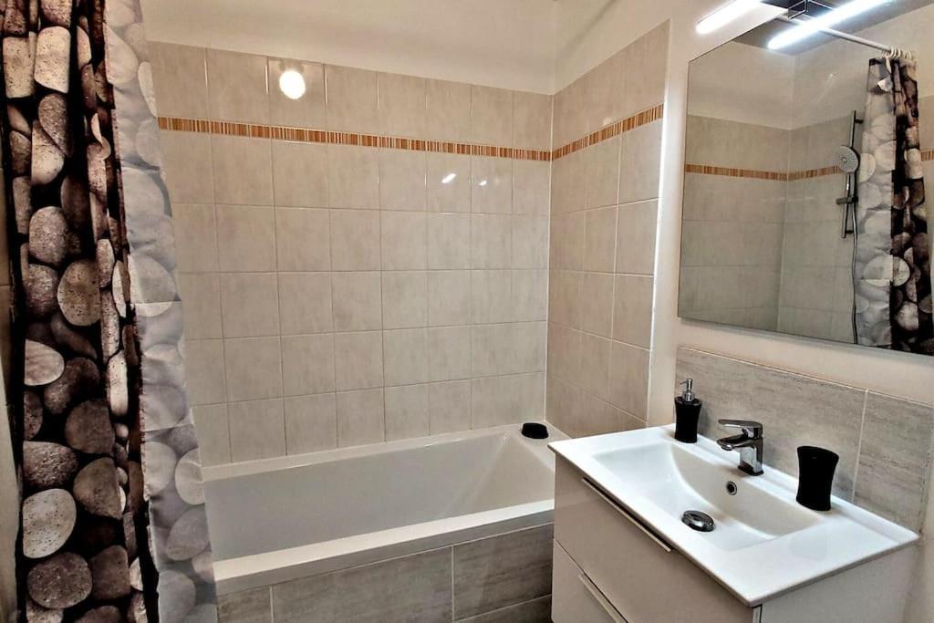 Logement Entier : Appartement モンテヴラン エクステリア 写真